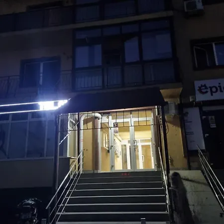 Cosy Spacious Apartment With Parking, Wi-Fi, Smart-Tv Netflix Rosu Exterior photo