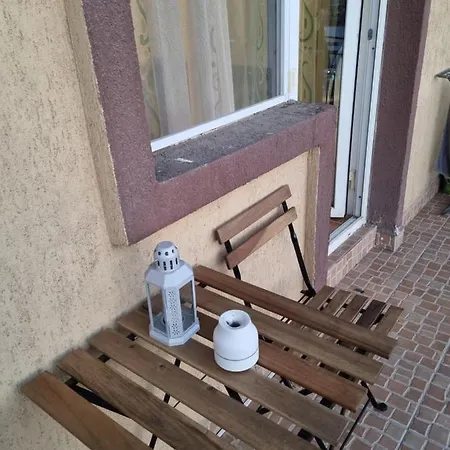 Cosy Spacious Apartment With Parking, Wi-Fi, Smart-Tv Netflix Rosu Exterior photo