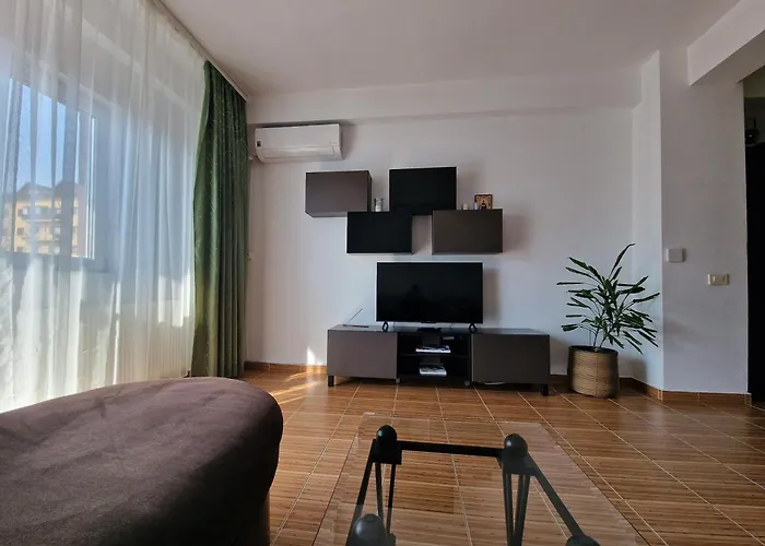 Cosy Spacious Apartment With Parking, Wi-Fi, Smart-Tv Netflix