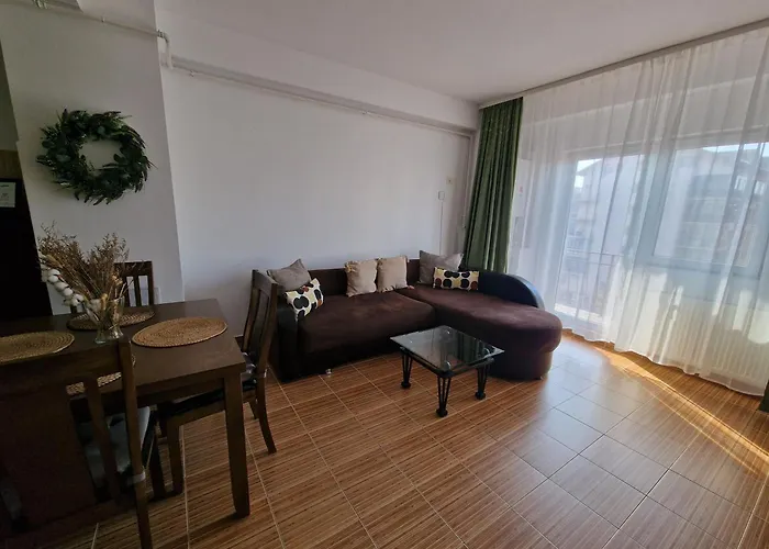 Cosy Spacious Apartment With Parking, Wi-Fi, Smart-Tv Netflix