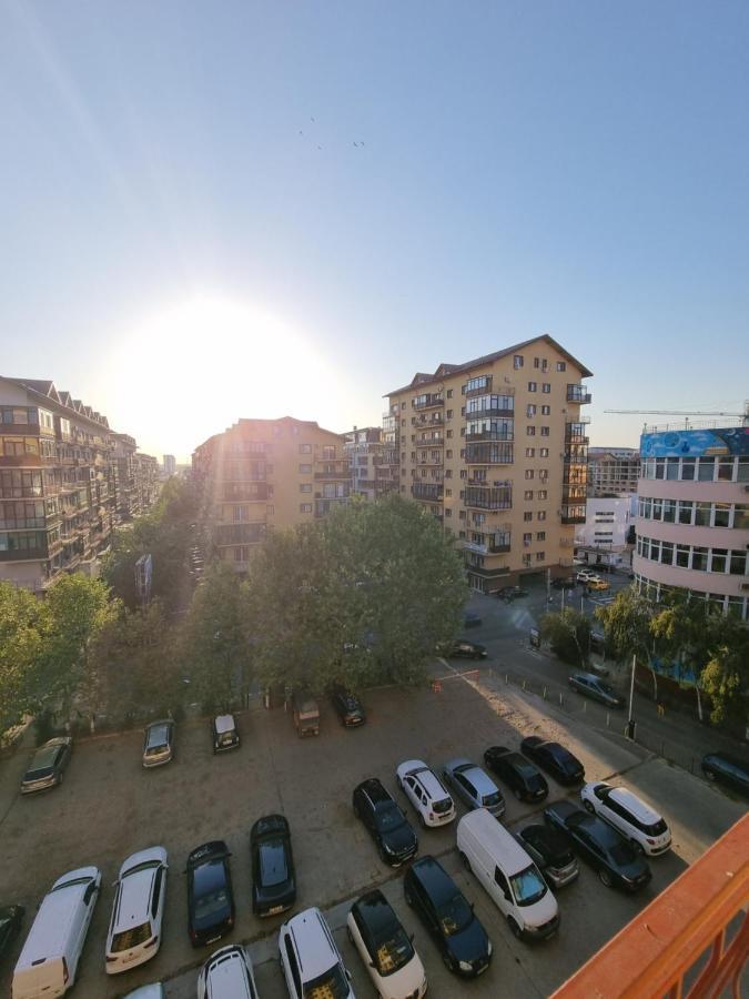 Cosy Spacious With Parking, Wi-fi, Smart-tv Netflix Rosu