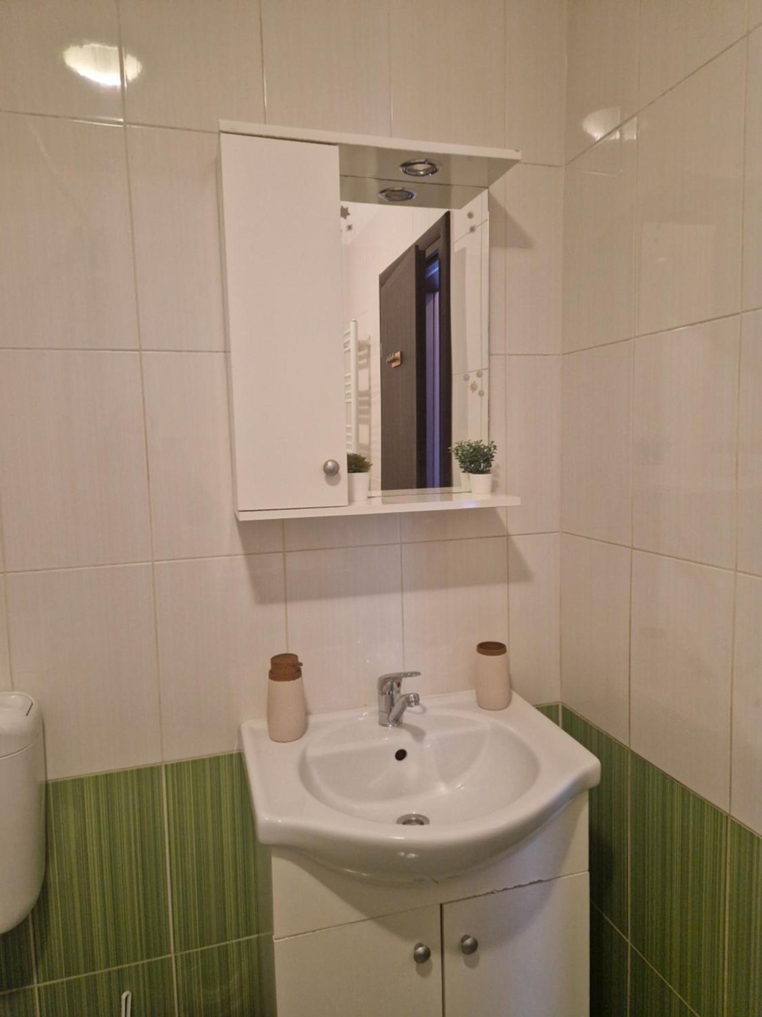 Cosy Spacious With Parking, Wi-fi, Smart-tv Netflix *