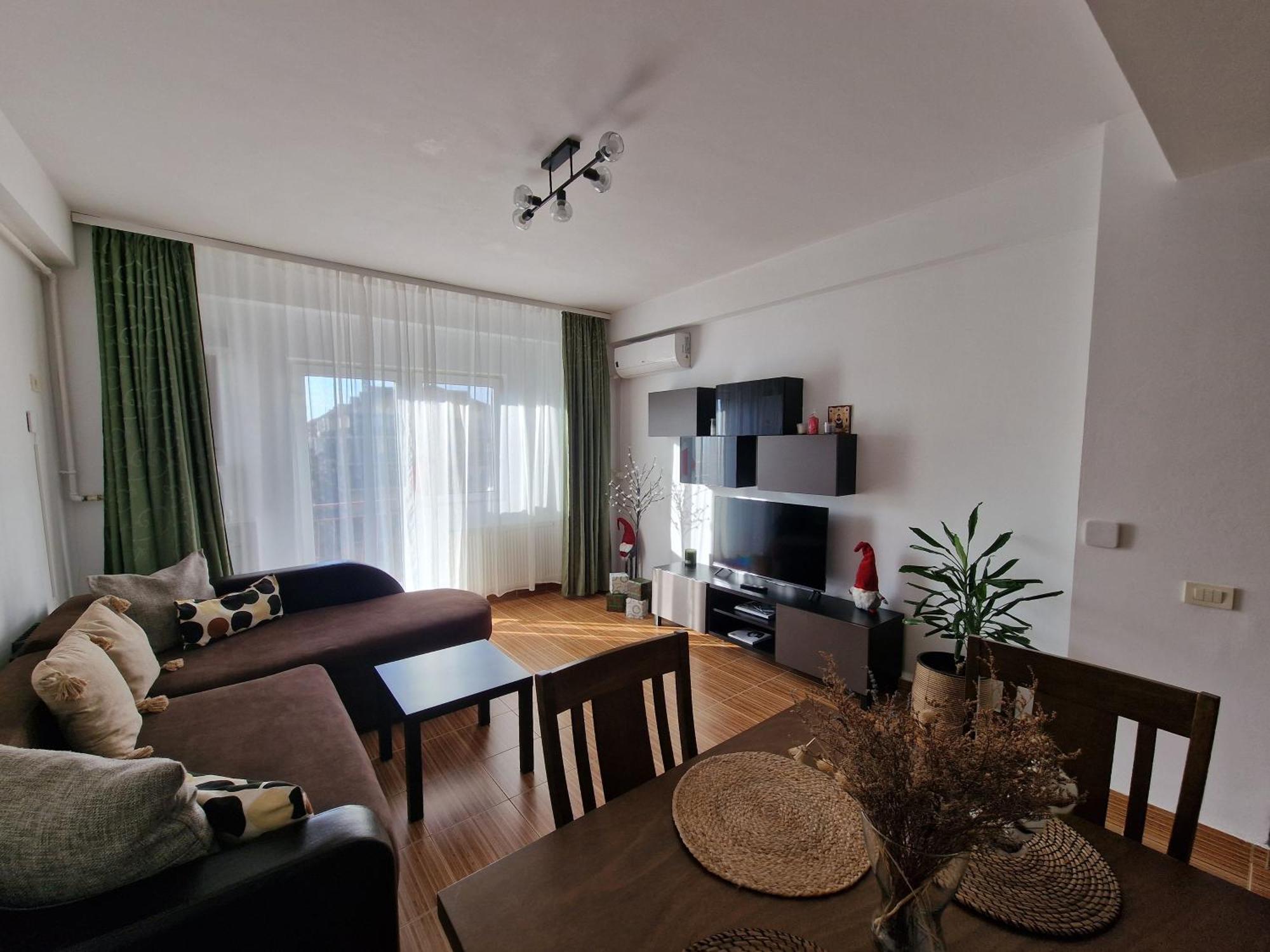 Apartment Cosy Spacious With Parking, Wi-fi, Smart-tv Netflix Rosu