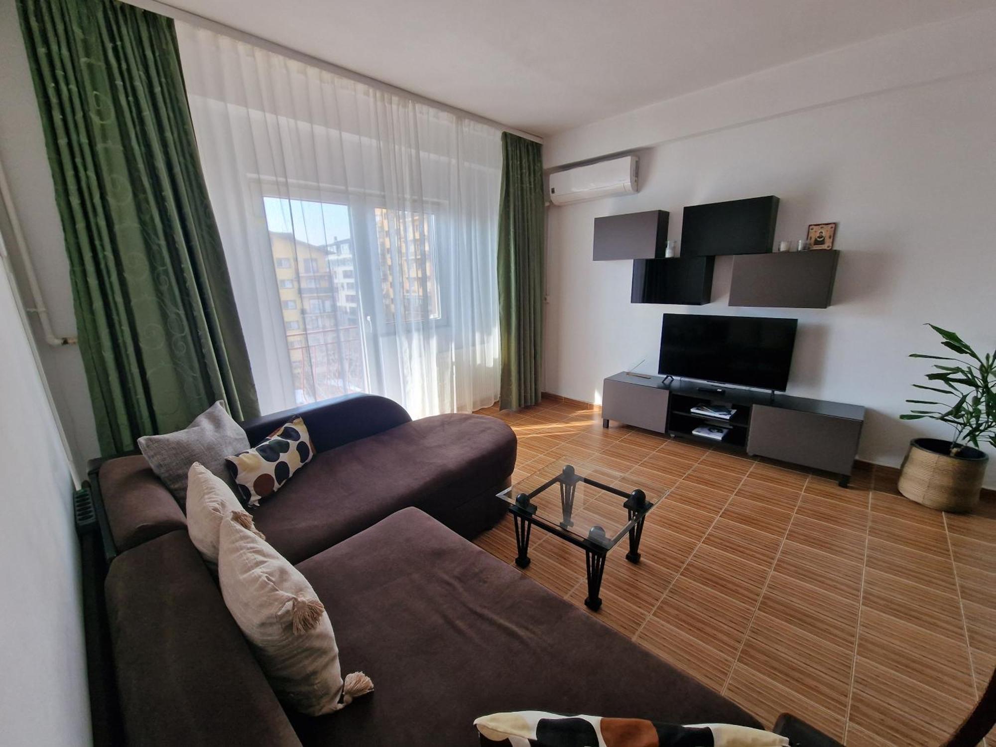 Cosy Spacious With Parking, Wi-fi, Smart-tv Netflix Apartment